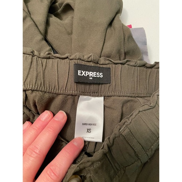 Express pants tapered fitted leg‎ cuffed bottom olive green size XS women’s - Picture 3 of 4
